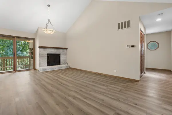 602 Country LN, Des Plaines, IL 60016