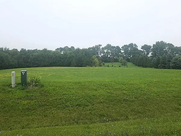 2141 Whitetail LN, Dixon, IL 61021