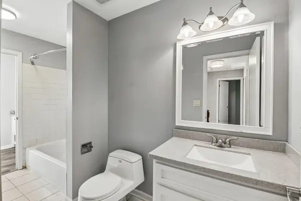 702 Buffalo CIR, Carol Stream, IL 60188