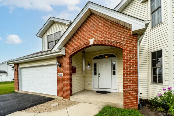 1636 Mallards CV, Beecher, IL 60401
