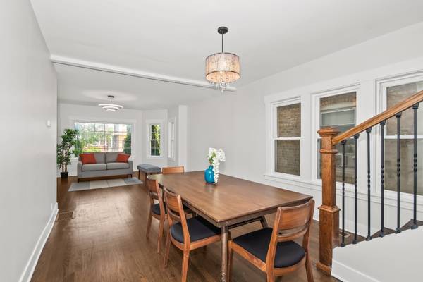 5529 W CORNELIA AVE, Chicago, IL 60641
