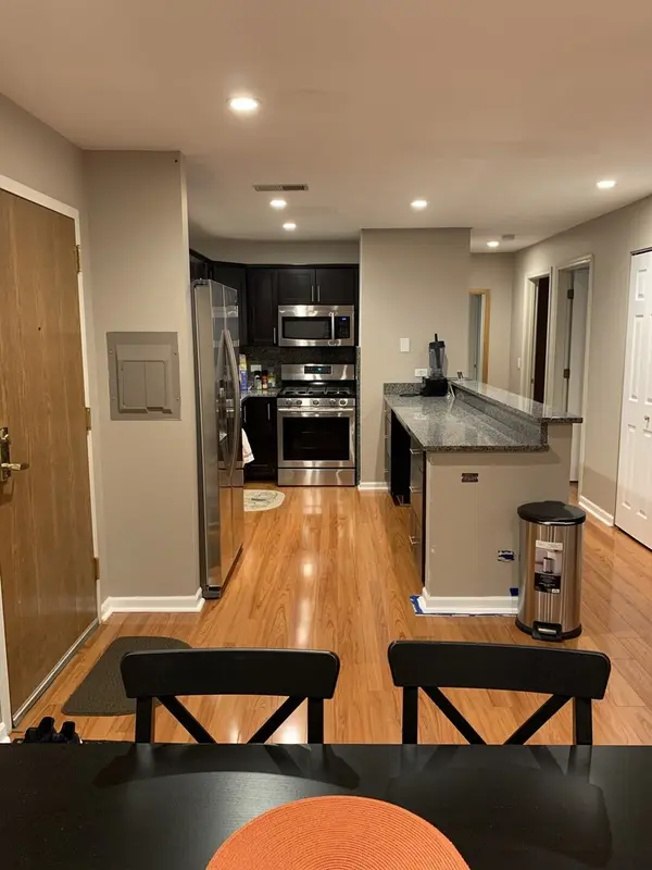 815 Leicester RD #214A, Elk Grove Village, IL 60007