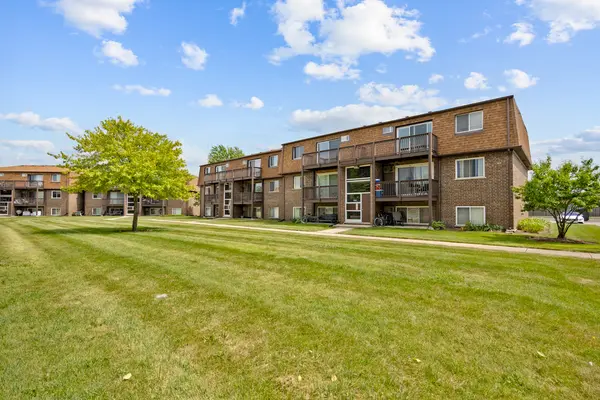 108 Boardwalk ST #2E, Elk Grove Village, IL 60007