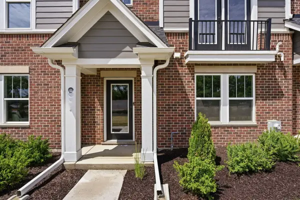 243 Mary DR #14465, Schaumburg, IL 60193