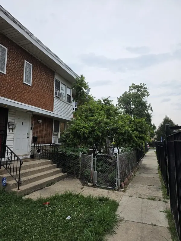5065 W Gladys AVE #D, Chicago, IL 60644