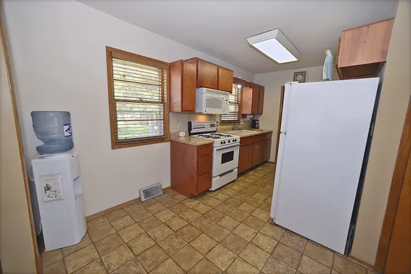 1104 N 29th RD, Utica, IL 61373
