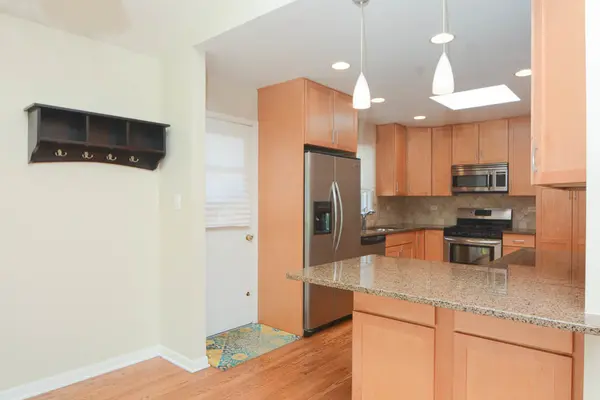 8117 Central AVE, Morton Grove, IL 60053