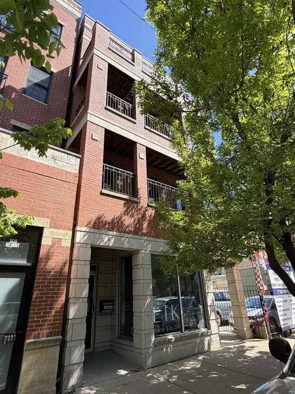 1832 W Belmont AVE, Chicago, IL 60657