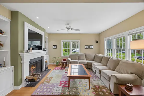 1344 Hickory RD, Homewood, IL 60430