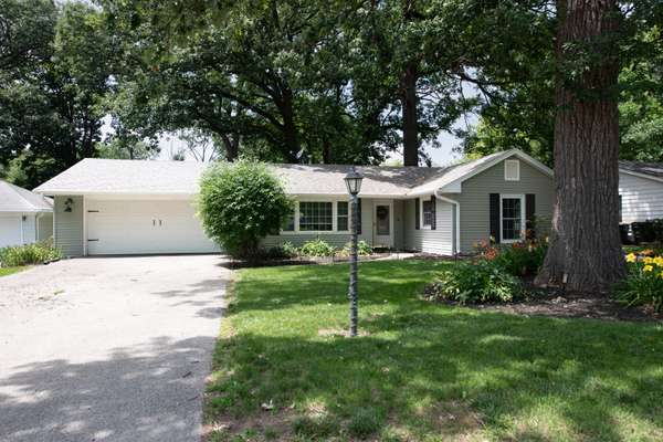 46 Briarcliff RD, Montgomery, IL 60538