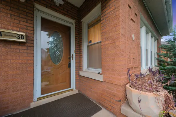 5438 W Melrose ST, Chicago, IL 60641