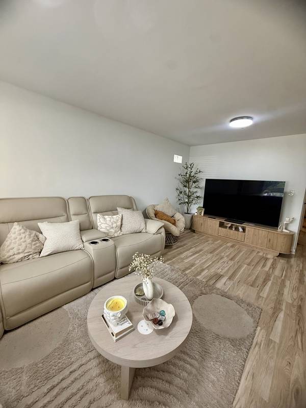2308 Oakton ST #1, Park Ridge, IL 60068