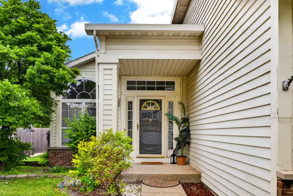 1675 Napa DR, Gurnee, IL 60031