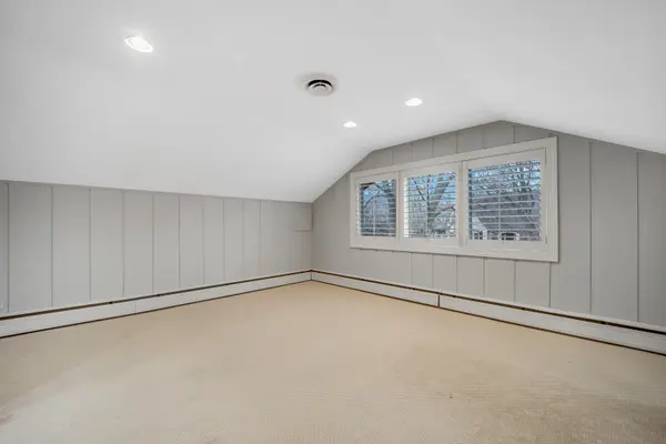 120 E 8th ST, Hinsdale, IL 60521