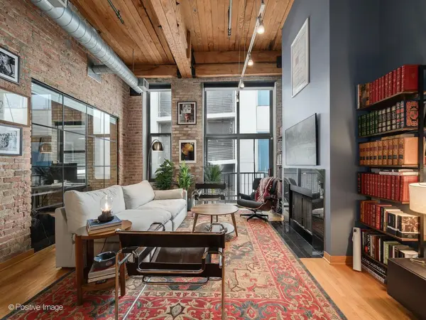 300 W Grand AVE #601, Chicago, IL 60654
