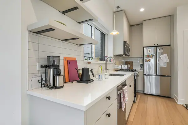 1421 W Chicago AVE, Chicago, IL 60642