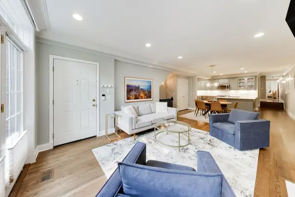 3507 N Reta AVE #1, Chicago, IL 60657