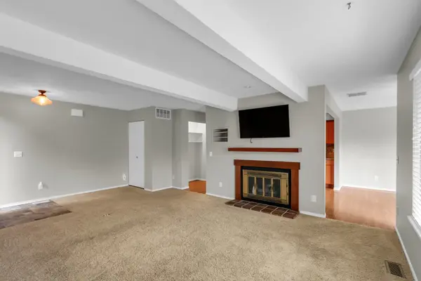 2138 Harbortown CIR #2138, Champaign, IL 61821