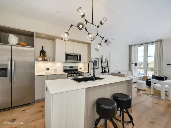 11 W Prospect AVE #310, Mount Prospect, IL 60056