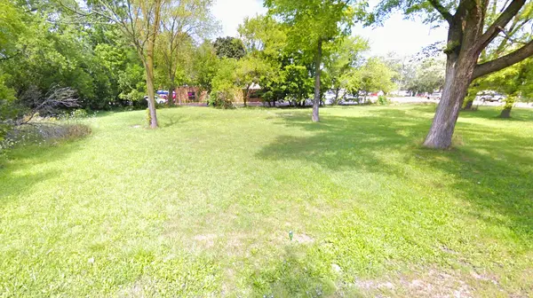 38630 N Sheridan RD, Beach Park, IL 60099