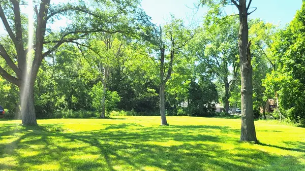38630 N Sheridan RD, Beach Park, IL 60099