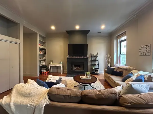 15 E Pearson ST #3, Chicago, IL 60611