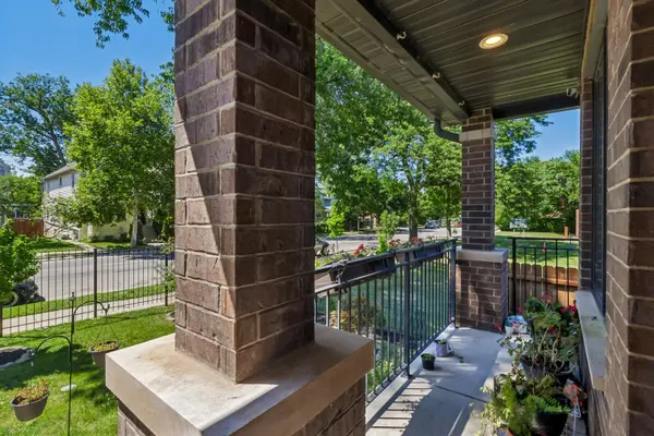 1817 Dodge AVE, Evanston, IL 60201