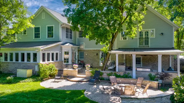 644 Beaver RD, Glenview, IL 60025