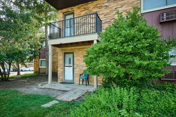 1320A Lore LN #101, Lombard, IL 60148