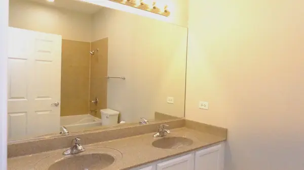 347 E 25TH PL #2E, Chicago, IL 60616