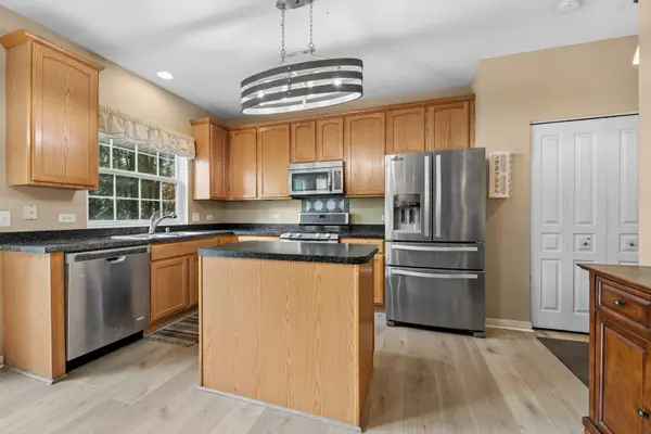 2977 Peachtree CIR, Aurora, IL 60502