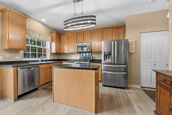 2977 Peachtree CIR, Aurora, IL 60502
