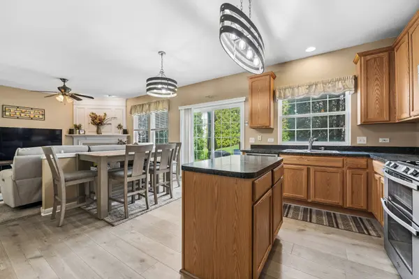 2977 Peachtree CIR, Aurora, IL 60502