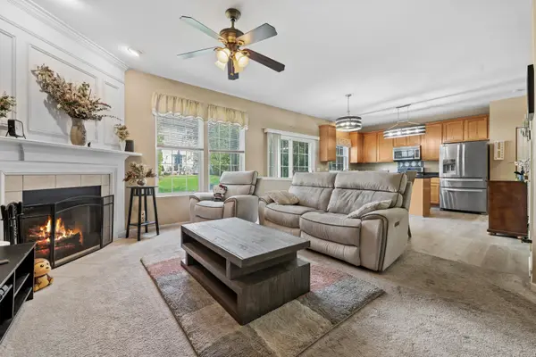 2977 Peachtree CIR, Aurora, IL 60502