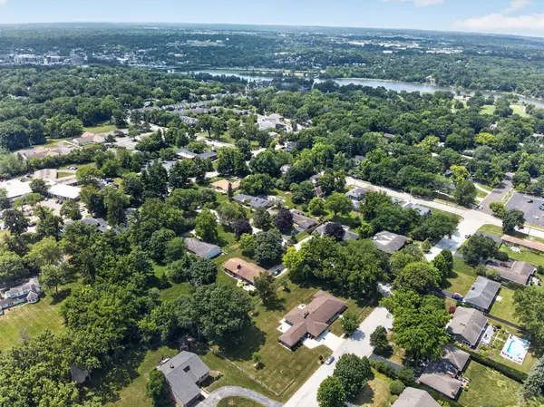601 Marion AVE, St. Charles, IL 60174