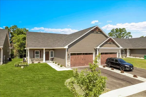 609 Anjali CT, Sycamore, IL 60178