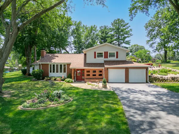 8722 Sheffield DR, Belvidere, IL 61008