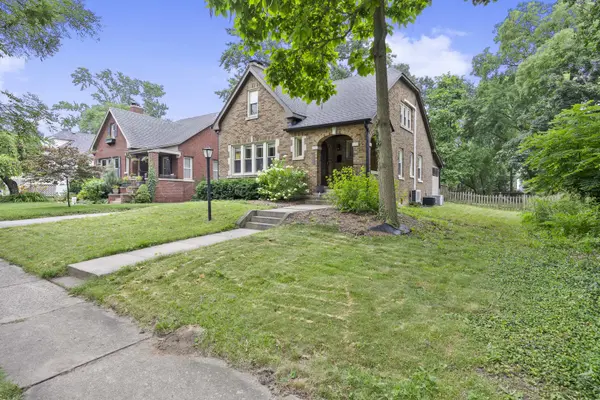 1739 Cedar RD, Homewood, IL 60430