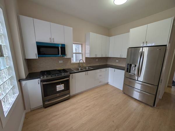 654 E 92nd PL, Chicago, IL 60619