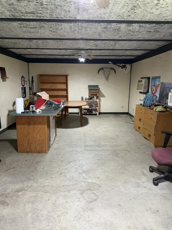 4016 Valier Carpet RD, Tamaroa, IL 62888