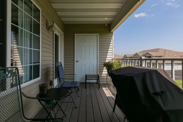 220 E Franklin ST #204, Eldridge, IA 52748