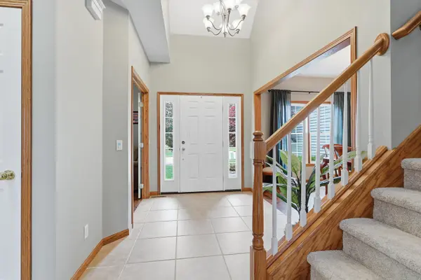 6503 Woodland CT, Davenport, IA 52807
