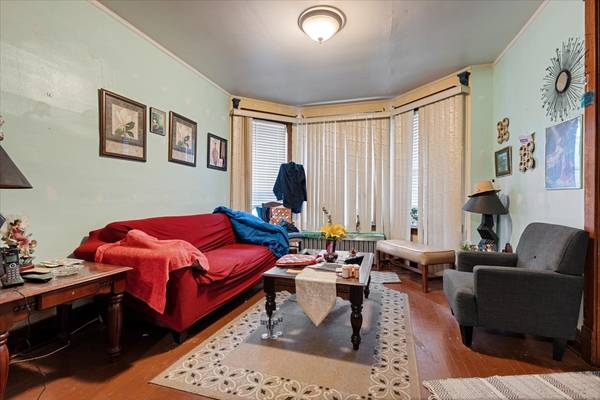 5937 S Maplewood AVE, Chicago, IL 60629