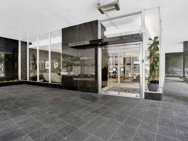 850 N DeWitt PL #7K, Chicago, IL 60611