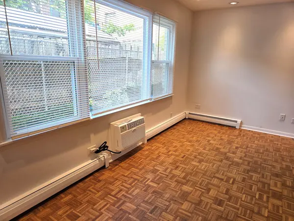 6921 N Ashland BLVD #1B, Chicago, IL 60626