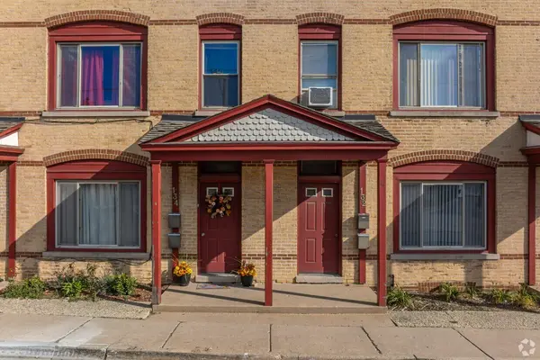130 Washington ST, Woodstock, IL 60098