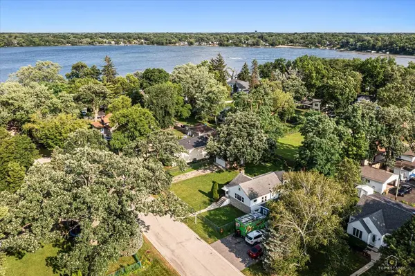 29 Glenwood DR, Round Lake Beach, IL 60073