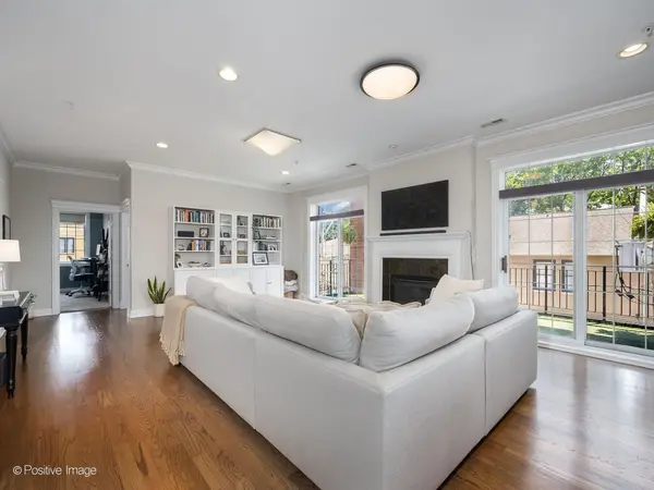 1453 W Irving Park RD #305, Chicago, IL 60613