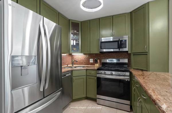 3900 N Pine Grove AVE #209, Chicago, IL 60613