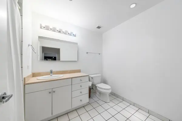 8 E RANDOLPH ST #2107, Chicago, IL 60601